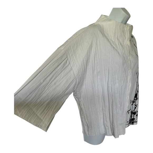 Ozai N Ku Crinkle Art House Top White Boxy Excellent Size L - Picture 5 of 11